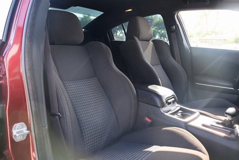 Dodge Charger Vehicle Full-screen Gallery Image 20