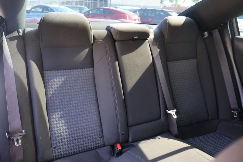 Dodge Charger Vehicle Full-screen Gallery Image 21