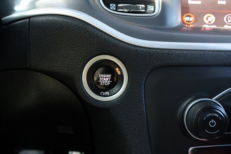 Dodge Charger Vehicle Full-screen Gallery Image 28