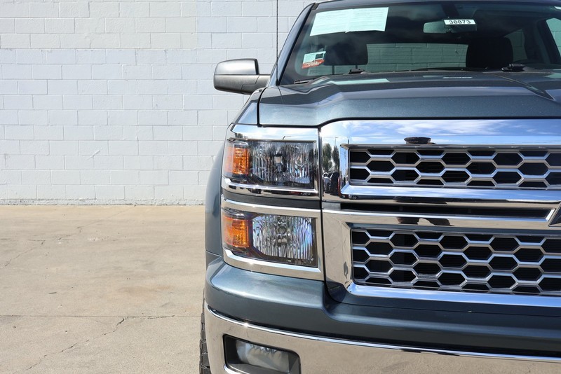 Chevrolet Silverado 1500 Vehicle Full-screen Gallery Image 03