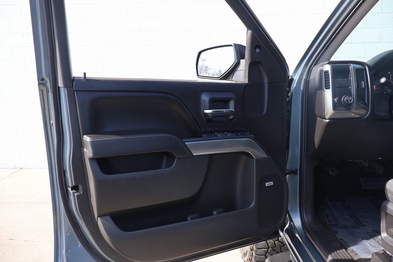 Chevrolet Silverado 1500 Vehicle Full-screen Gallery Image 14