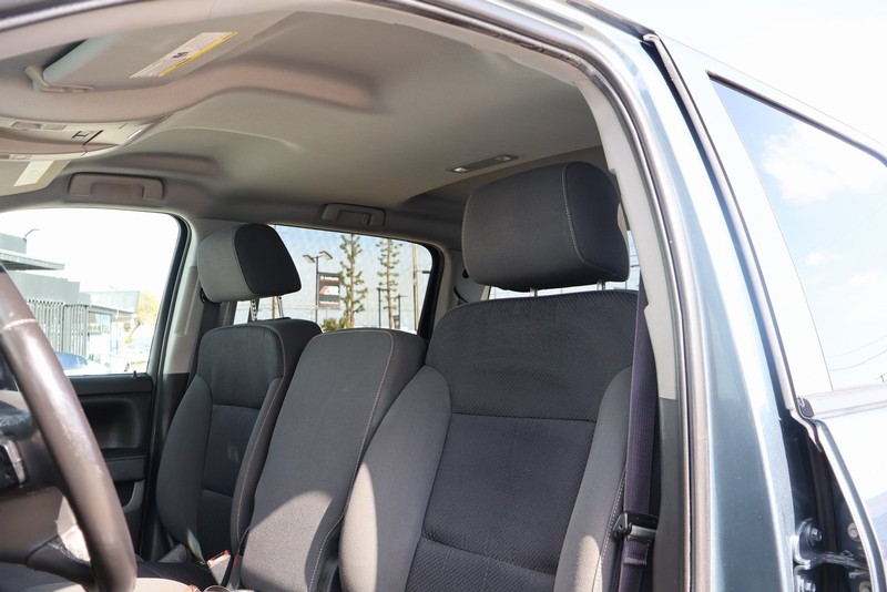 Chevrolet Silverado 1500 Vehicle Full-screen Gallery Image 17