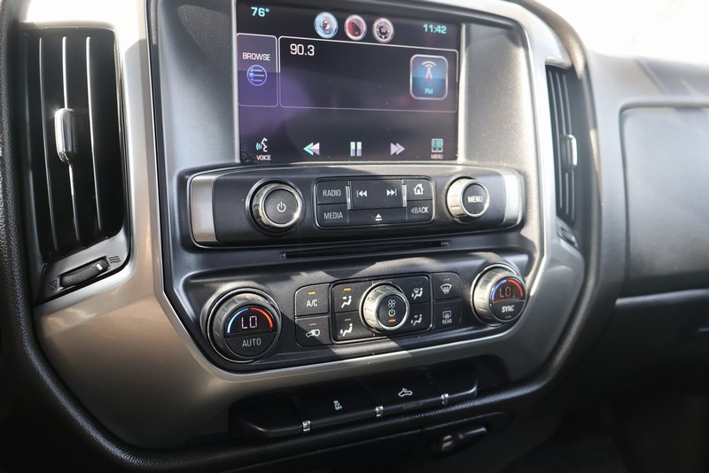 Chevrolet Silverado 1500 Vehicle Full-screen Gallery Image 30