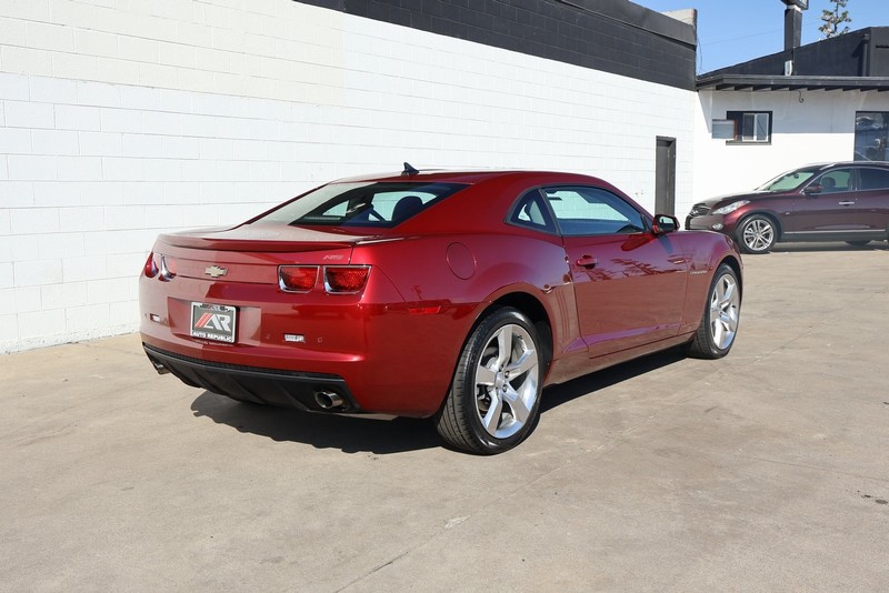 Chevrolet Camaro Vehicle Full-screen Gallery Image 05