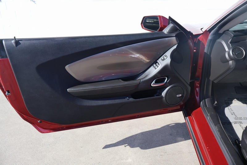 Chevrolet Camaro Vehicle Full-screen Gallery Image 14