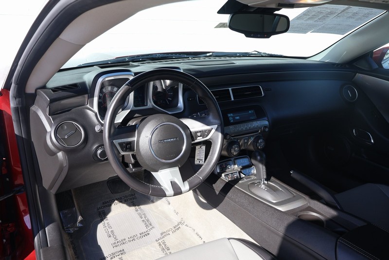 Chevrolet Camaro Vehicle Full-screen Gallery Image 16