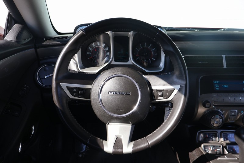 Chevrolet Camaro Vehicle Full-screen Gallery Image 24