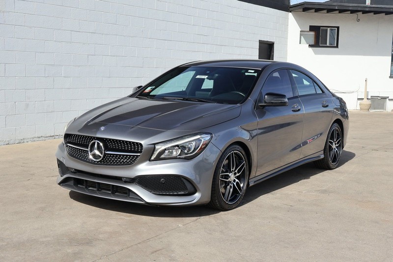 Mercedes-Benz CLA Vehicle Full-screen Gallery Image 11
