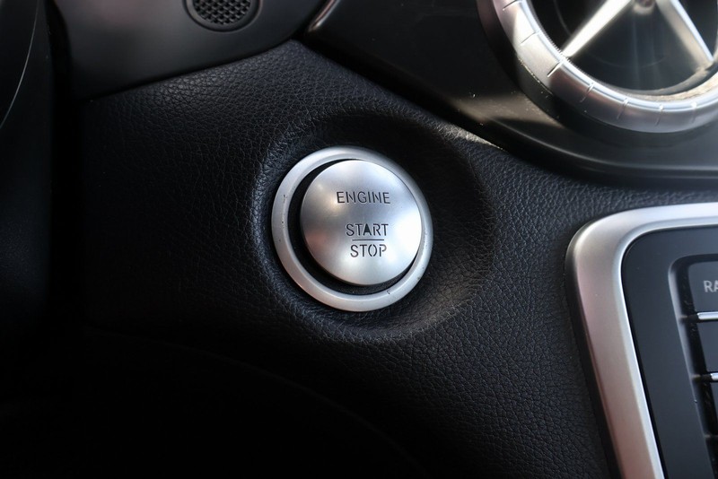 Mercedes-Benz CLA Vehicle Full-screen Gallery Image 27