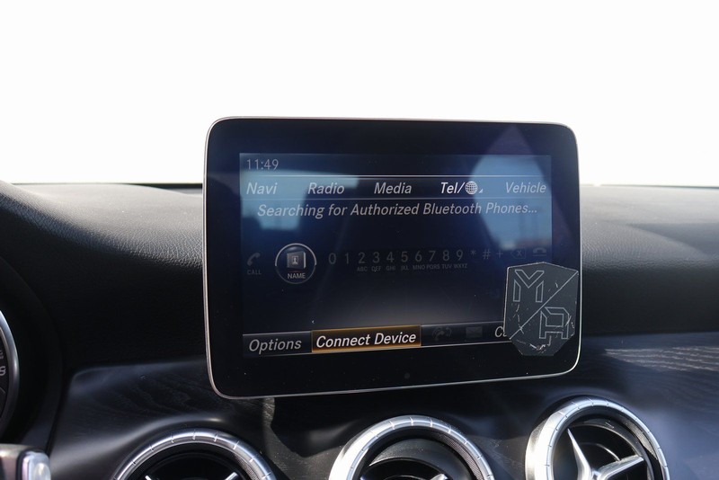 Mercedes-Benz CLA Vehicle Full-screen Gallery Image 29