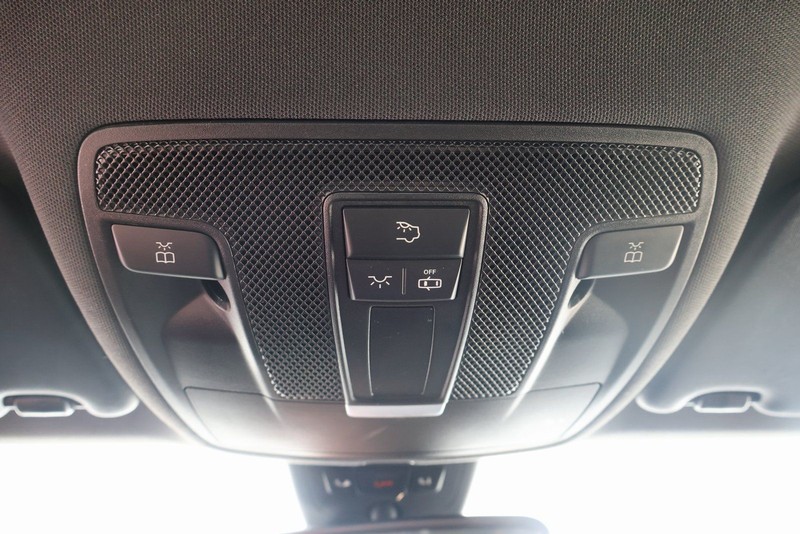 Mercedes-Benz CLA Vehicle Full-screen Gallery Image 34