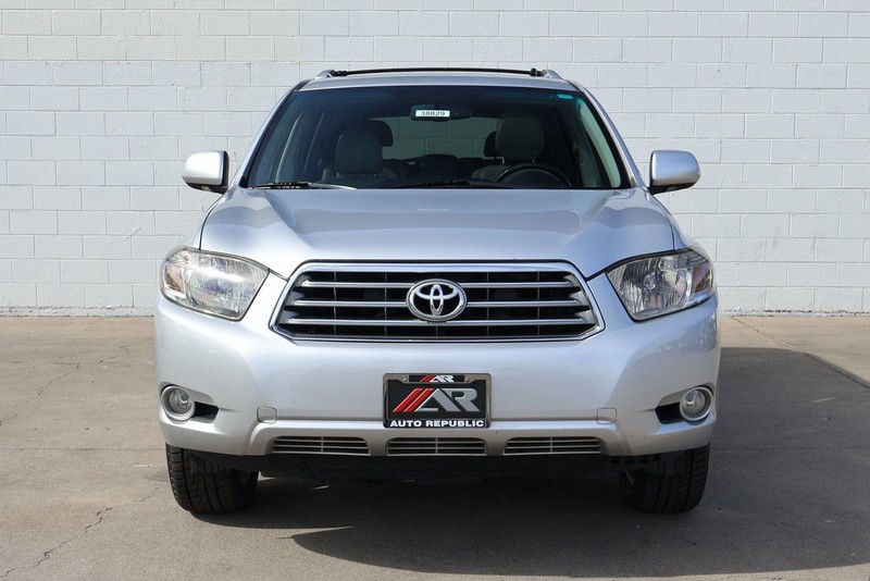 Toyota Highlander Vehicle Full-screen Gallery Image 02