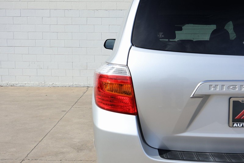 Toyota Highlander Vehicle Full-screen Gallery Image 07