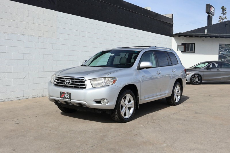 Toyota Highlander Vehicle Full-screen Gallery Image 12