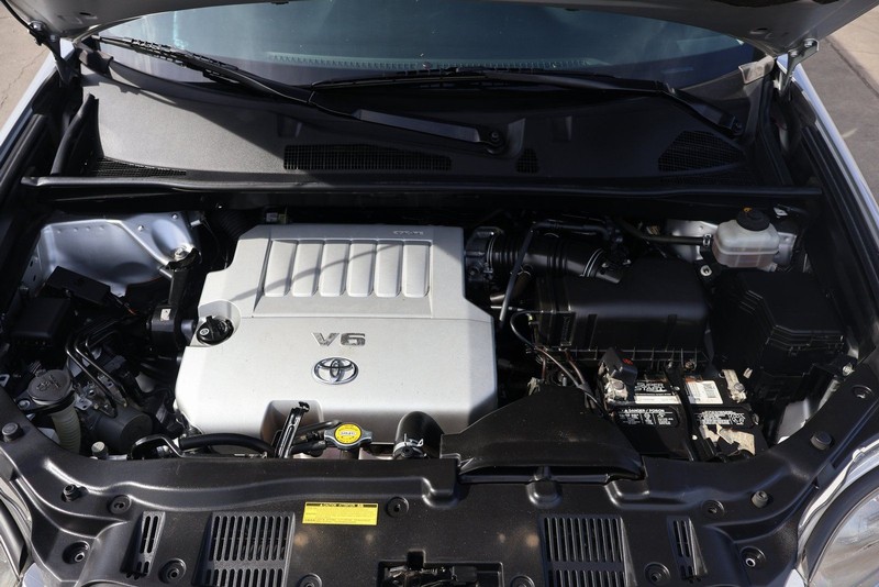 Toyota Highlander Vehicle Full-screen Gallery Image 13