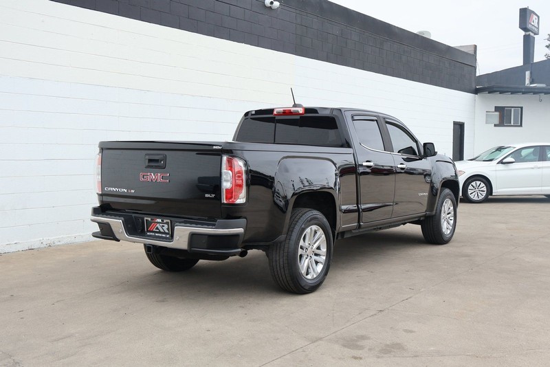 GMC Canyon Vehicle Full-screen Gallery Image 05