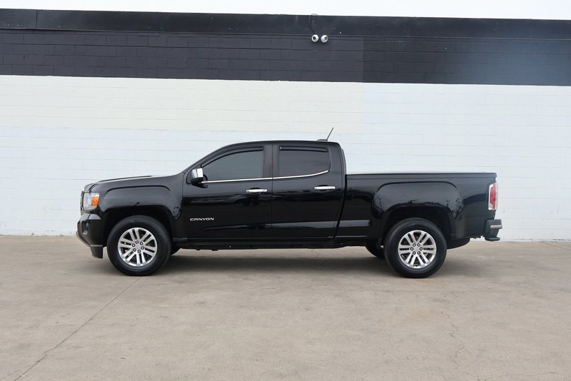 GMC Canyon Vehicle Full-screen Gallery Image 10