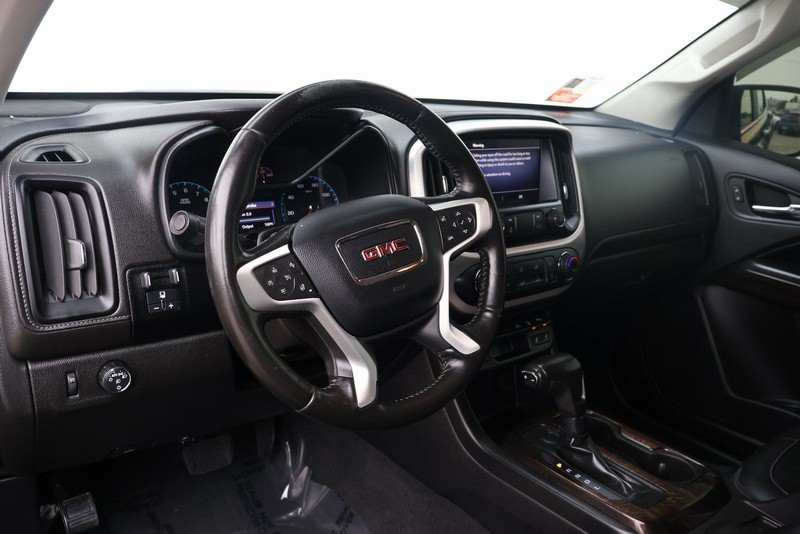GMC Canyon Vehicle Full-screen Gallery Image 16