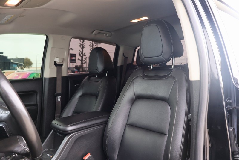 GMC Canyon Vehicle Full-screen Gallery Image 17