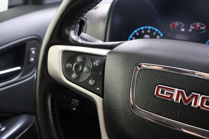 GMC Canyon Vehicle Full-screen Gallery Image 25