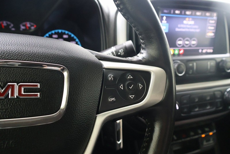 GMC Canyon Vehicle Full-screen Gallery Image 26