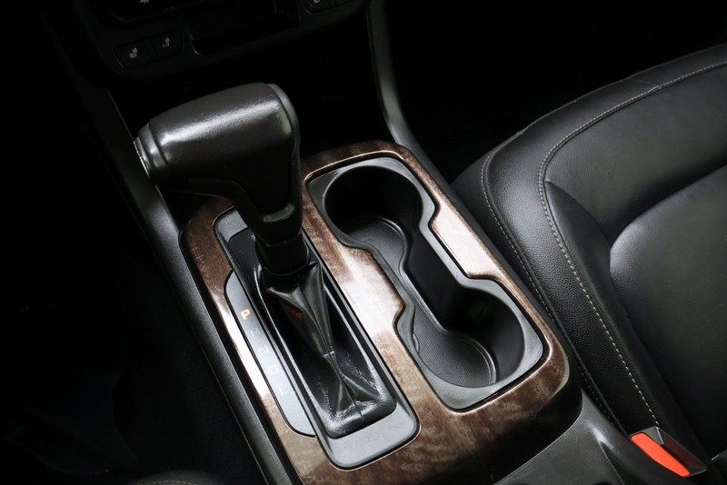 GMC Canyon Vehicle Full-screen Gallery Image 32