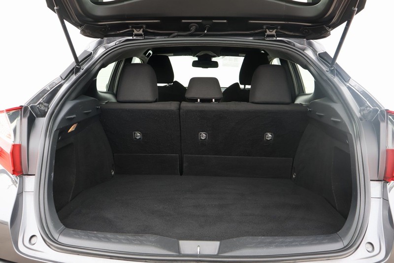 Toyota C-HR Vehicle Full-screen Gallery Image 08