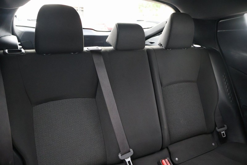 Toyota C-HR Vehicle Full-screen Gallery Image 21