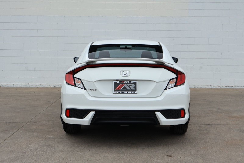 Honda Civic Coupe Vehicle Full-screen Gallery Image 06