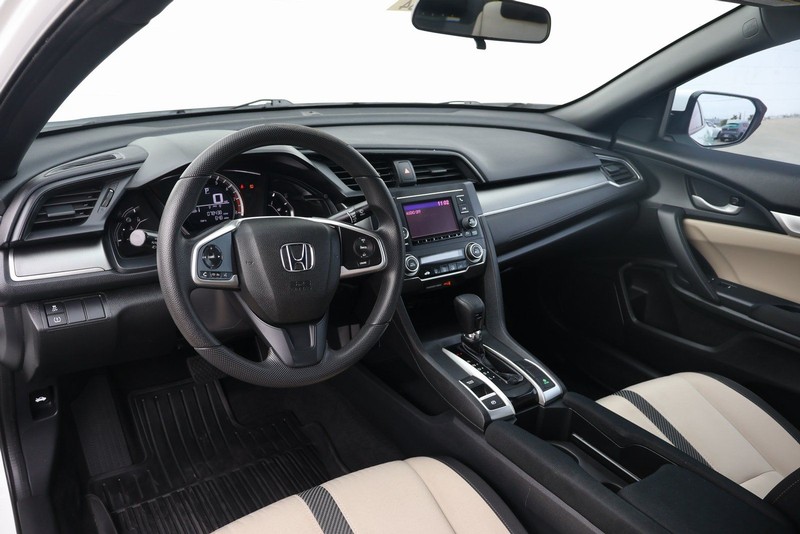Honda Civic Coupe Vehicle Full-screen Gallery Image 16