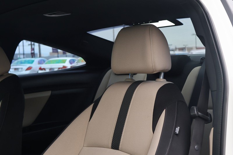 Honda Civic Coupe Vehicle Full-screen Gallery Image 18