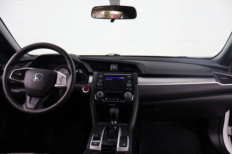 Honda Civic Coupe Vehicle Full-screen Gallery Image 20