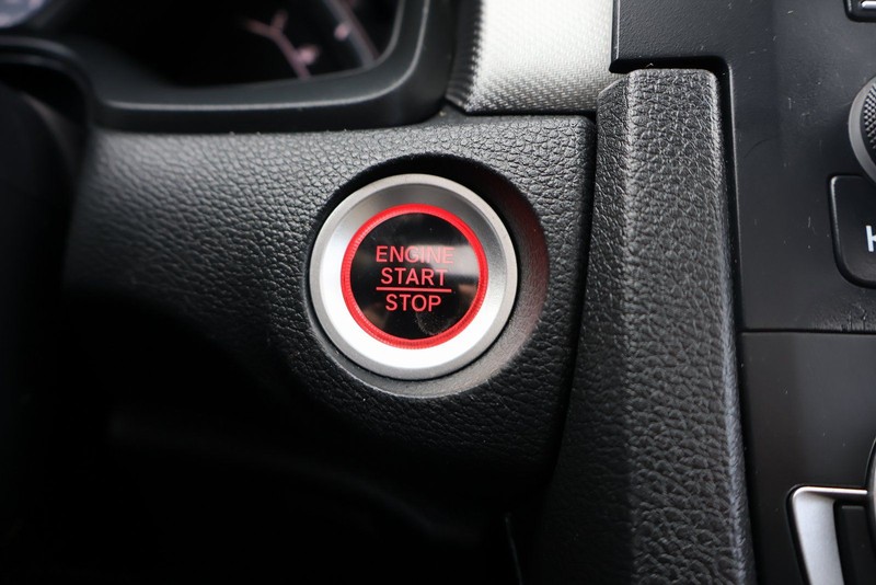 Honda Civic Coupe Vehicle Full-screen Gallery Image 25