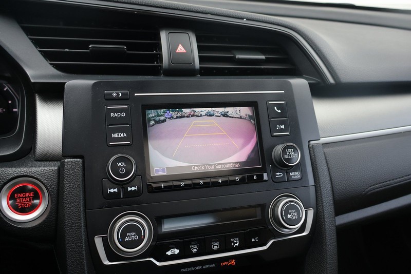 Honda Civic Coupe Vehicle Full-screen Gallery Image 28