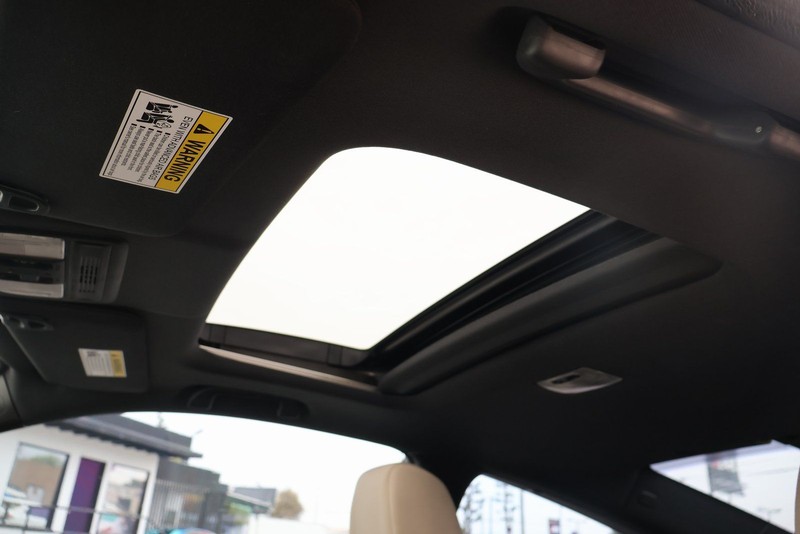 Honda Civic Coupe Vehicle Full-screen Gallery Image 32