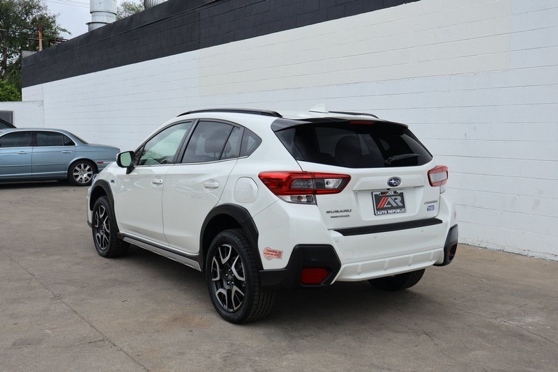 Subaru Crosstrek Vehicle Full-screen Gallery Image 09