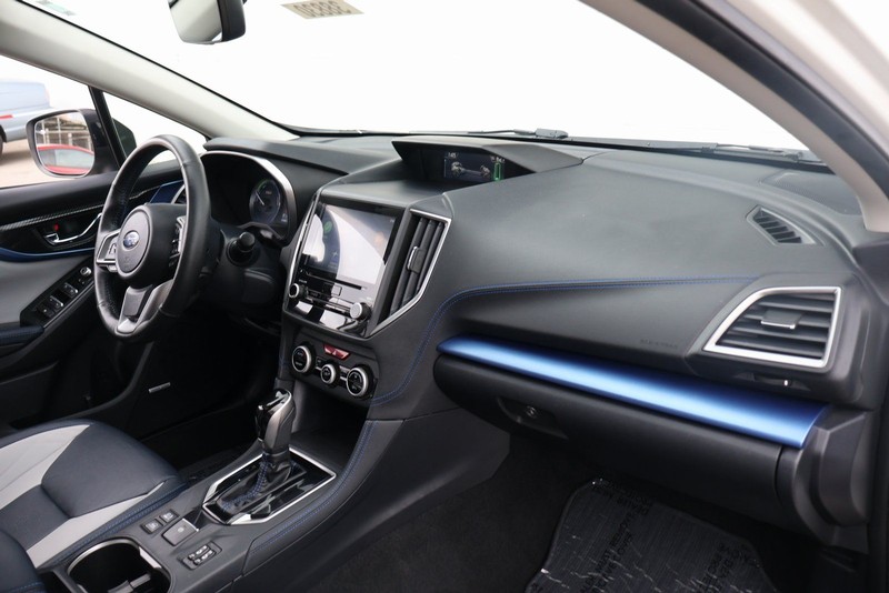 Subaru Crosstrek Vehicle Full-screen Gallery Image 19