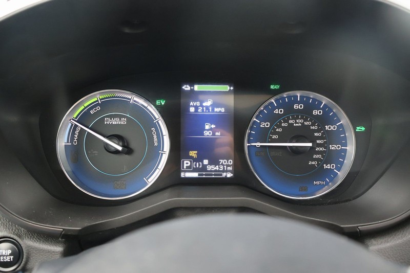 Subaru Crosstrek Vehicle Full-screen Gallery Image 23