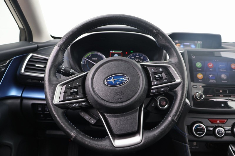 Subaru Crosstrek Vehicle Full-screen Gallery Image 24