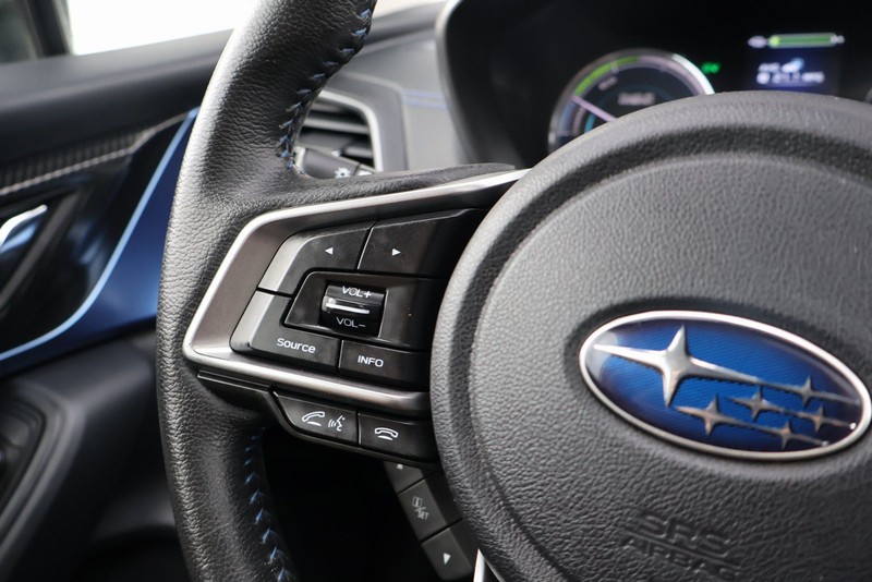 Subaru Crosstrek Vehicle Full-screen Gallery Image 25