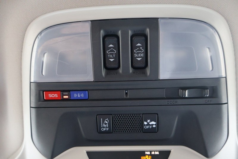 Subaru Crosstrek Vehicle Full-screen Gallery Image 32