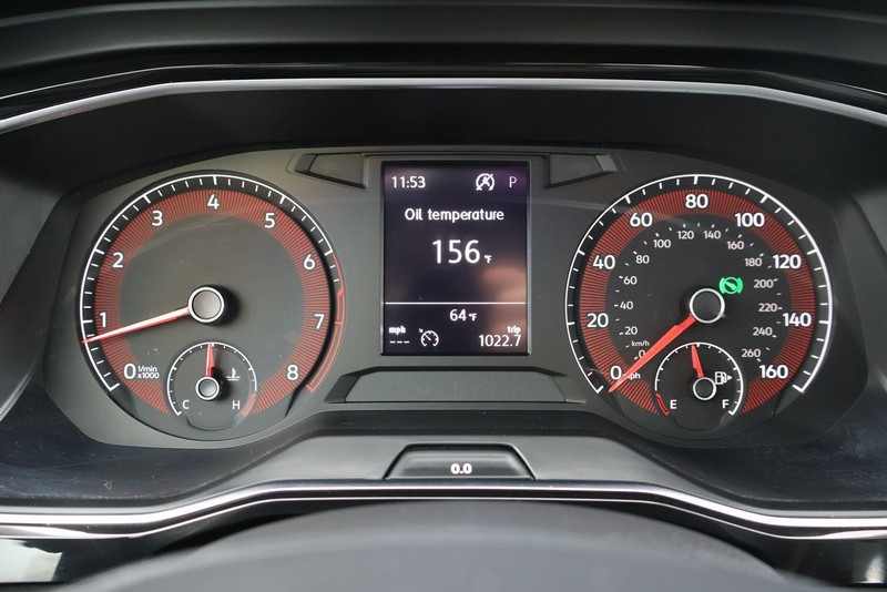 Volkswagen Jetta Vehicle Full-screen Gallery Image 23