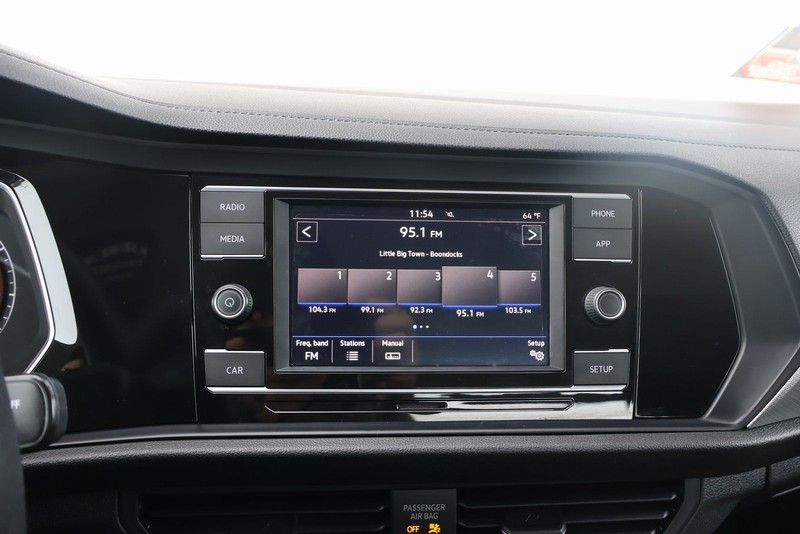 Volkswagen Jetta Vehicle Full-screen Gallery Image 28