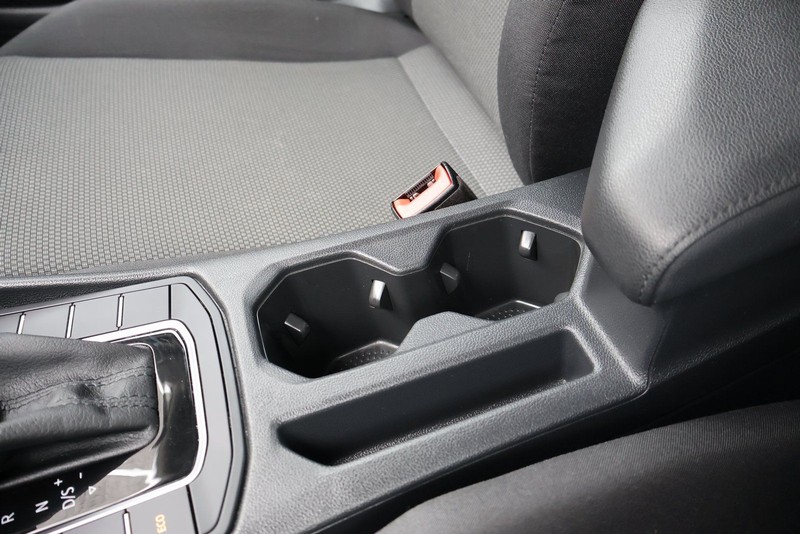 Volkswagen Jetta Vehicle Full-screen Gallery Image 32