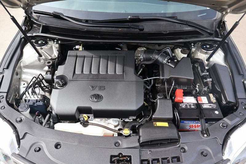 Toyota Avalon Vehicle Full-screen Gallery Image 12