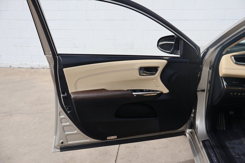 Toyota Avalon Vehicle Full-screen Gallery Image 14