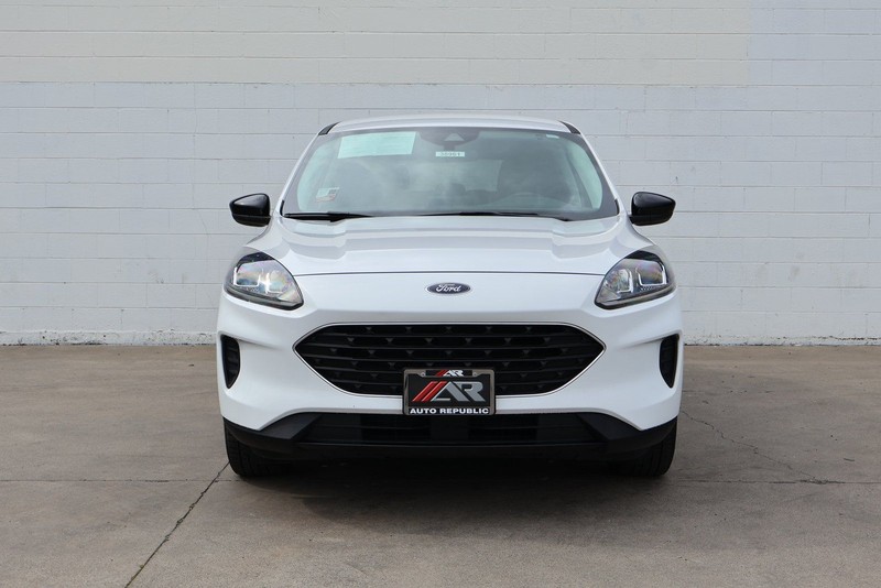 Ford Escape Vehicle Full-screen Gallery Image 02