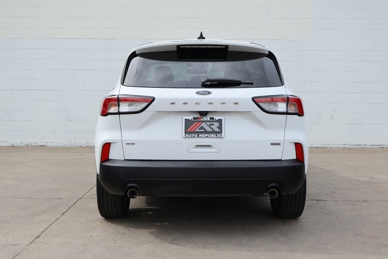 Ford Escape Vehicle Full-screen Gallery Image 06