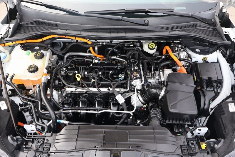 Ford Escape Vehicle Full-screen Gallery Image 13