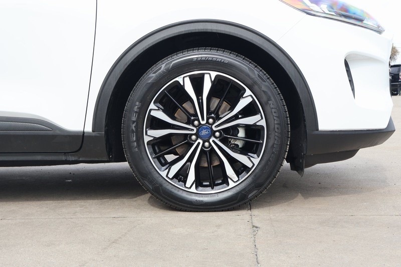 Ford Escape Vehicle Full-screen Gallery Image 14